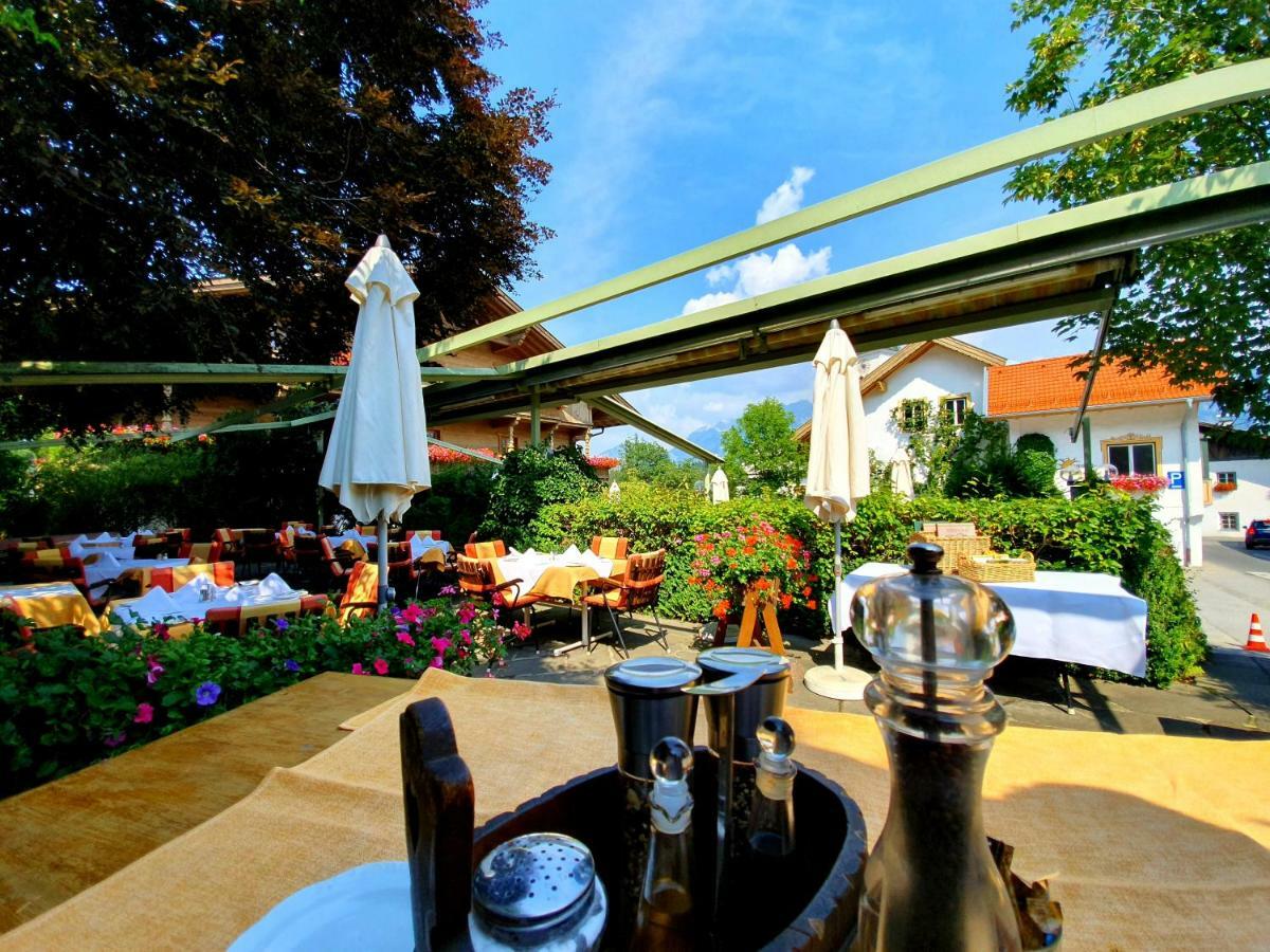 Landgasthof "Wilder Mann" Hotel Innsbruck Exterior photo